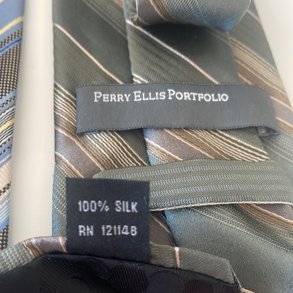 Bundle of Striped Assorted Ties from Variety Brands - Picture 8 of 8